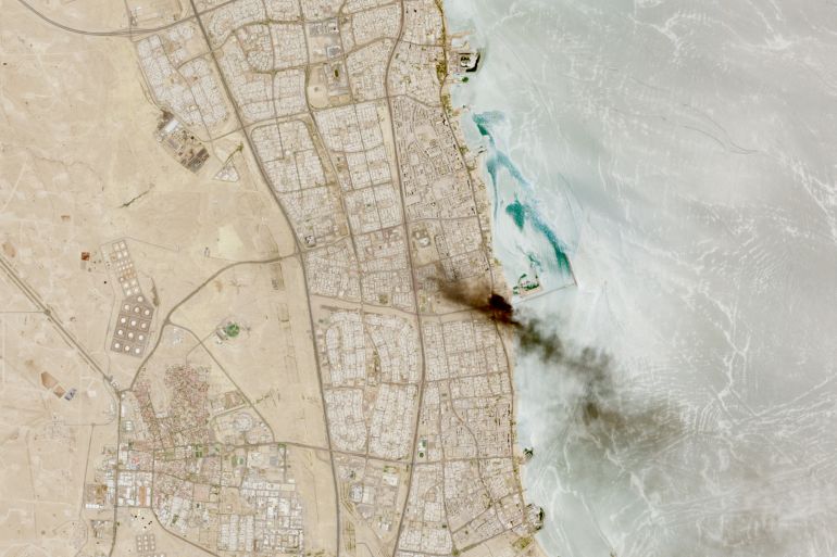 US Launches Consecutive Air Strikes on Iran as Tehran Strikes Back at Gulf Military Sites