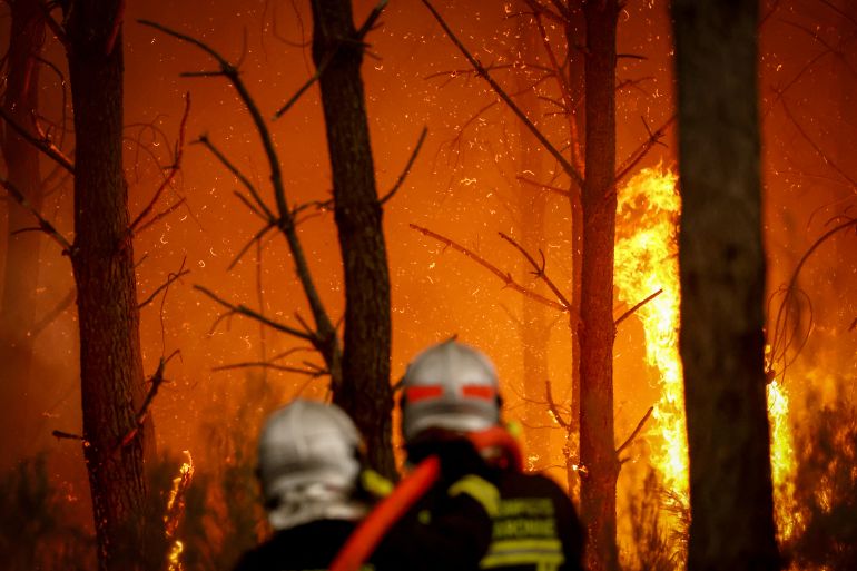 French government meets as wildfires approach Bordeaux and new heatwave threatens
