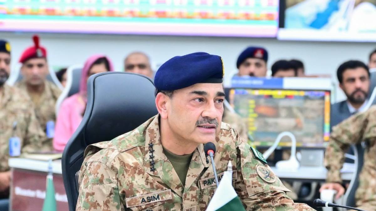 Pakistan gives its military chief wider command powers