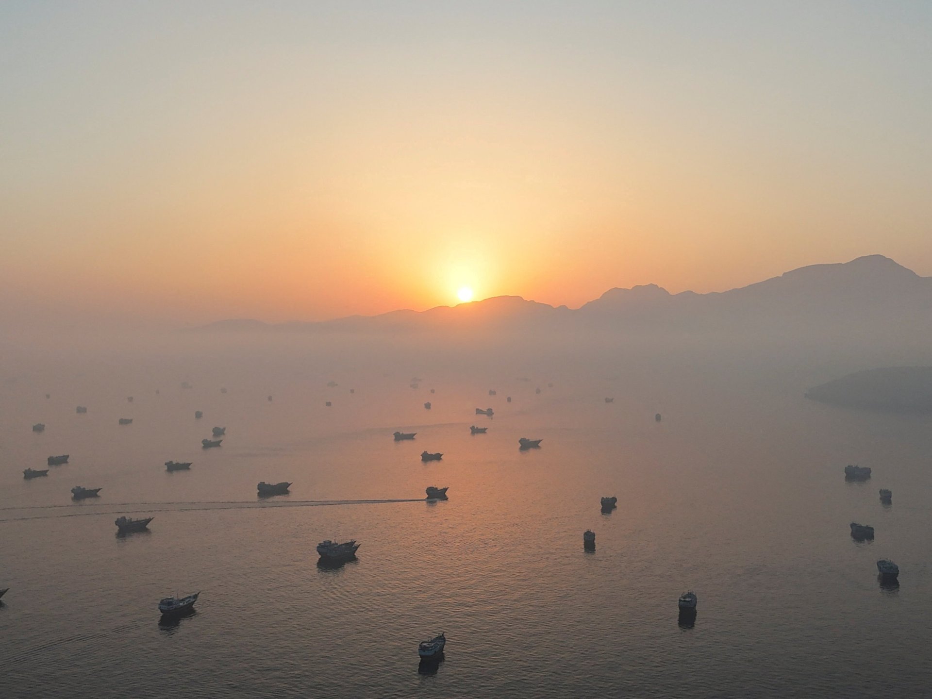 Oil shipments rose through Hormuz, but stayed below pre-war levels