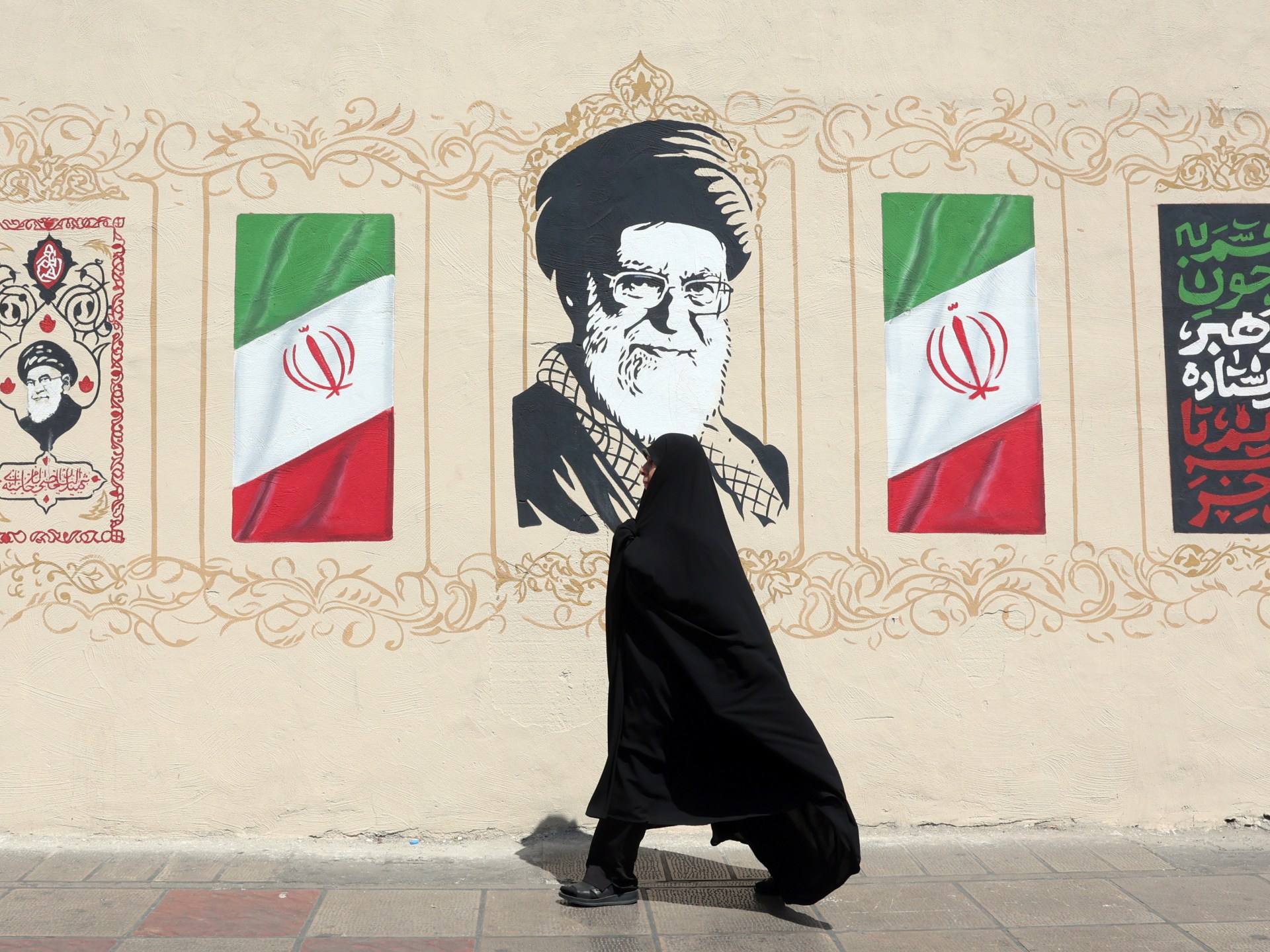 Washington raises economic pressure on Iran as Tehran issues a warning