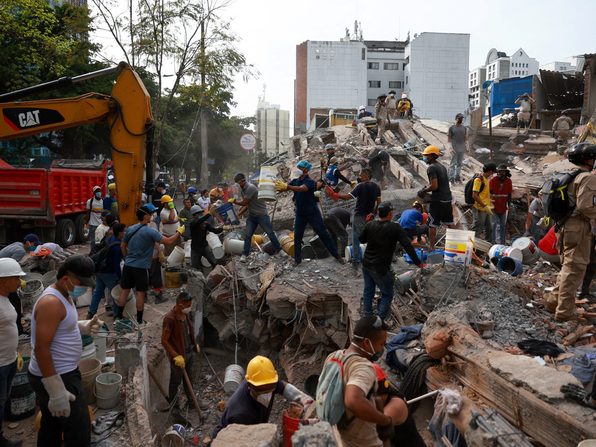 Colombia begins national mourning as earthquake rescue enters third day