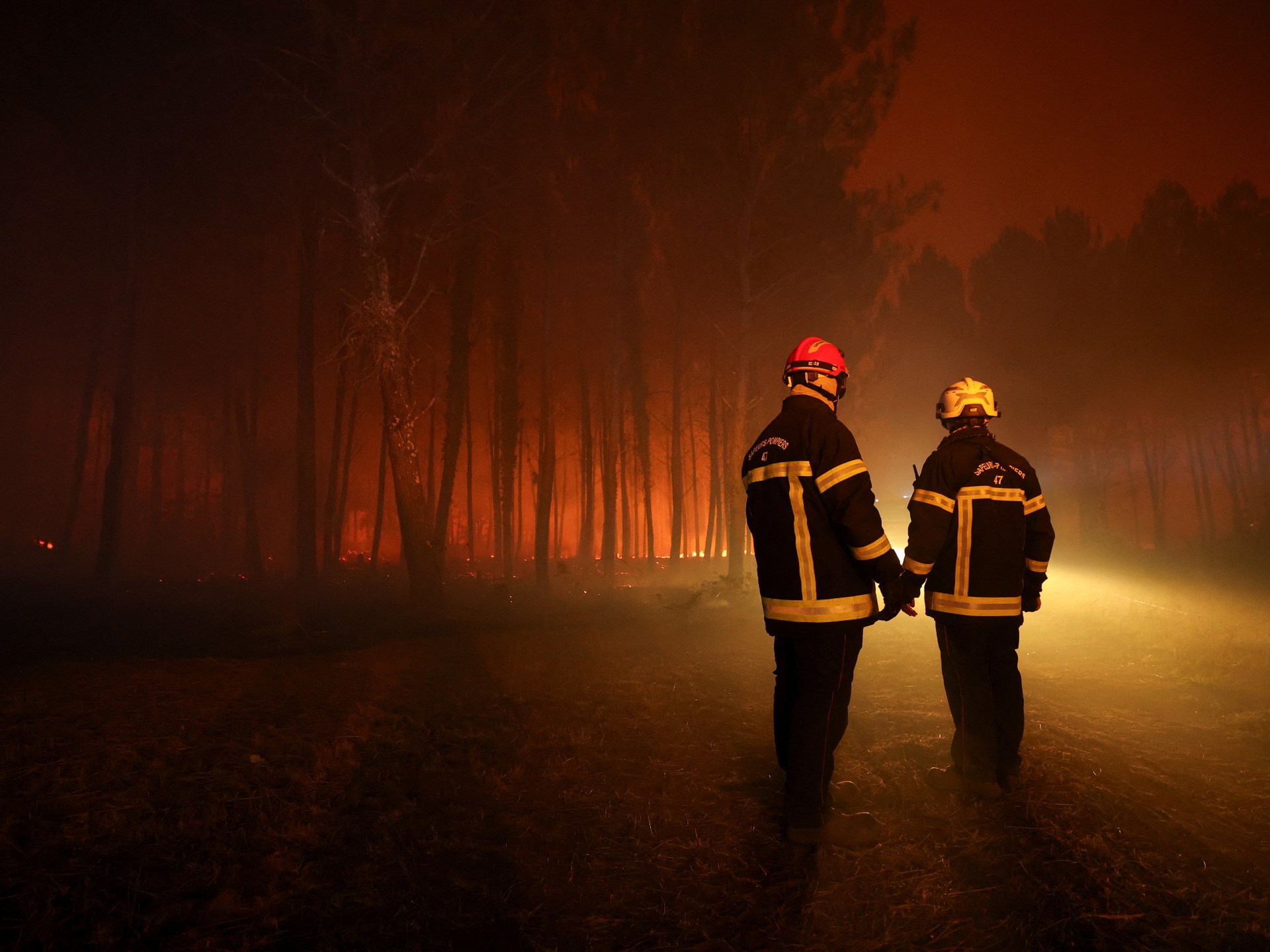 Thousands flee wildfires spreading across Europe