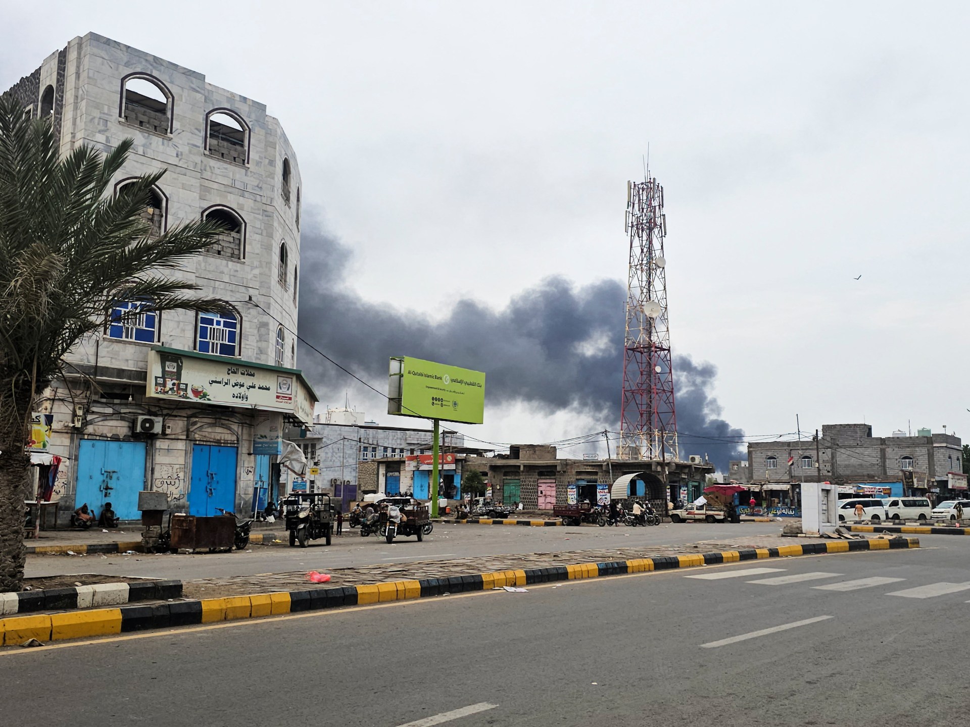 Yemen’s government escalates attacks as clashes spread across fronts