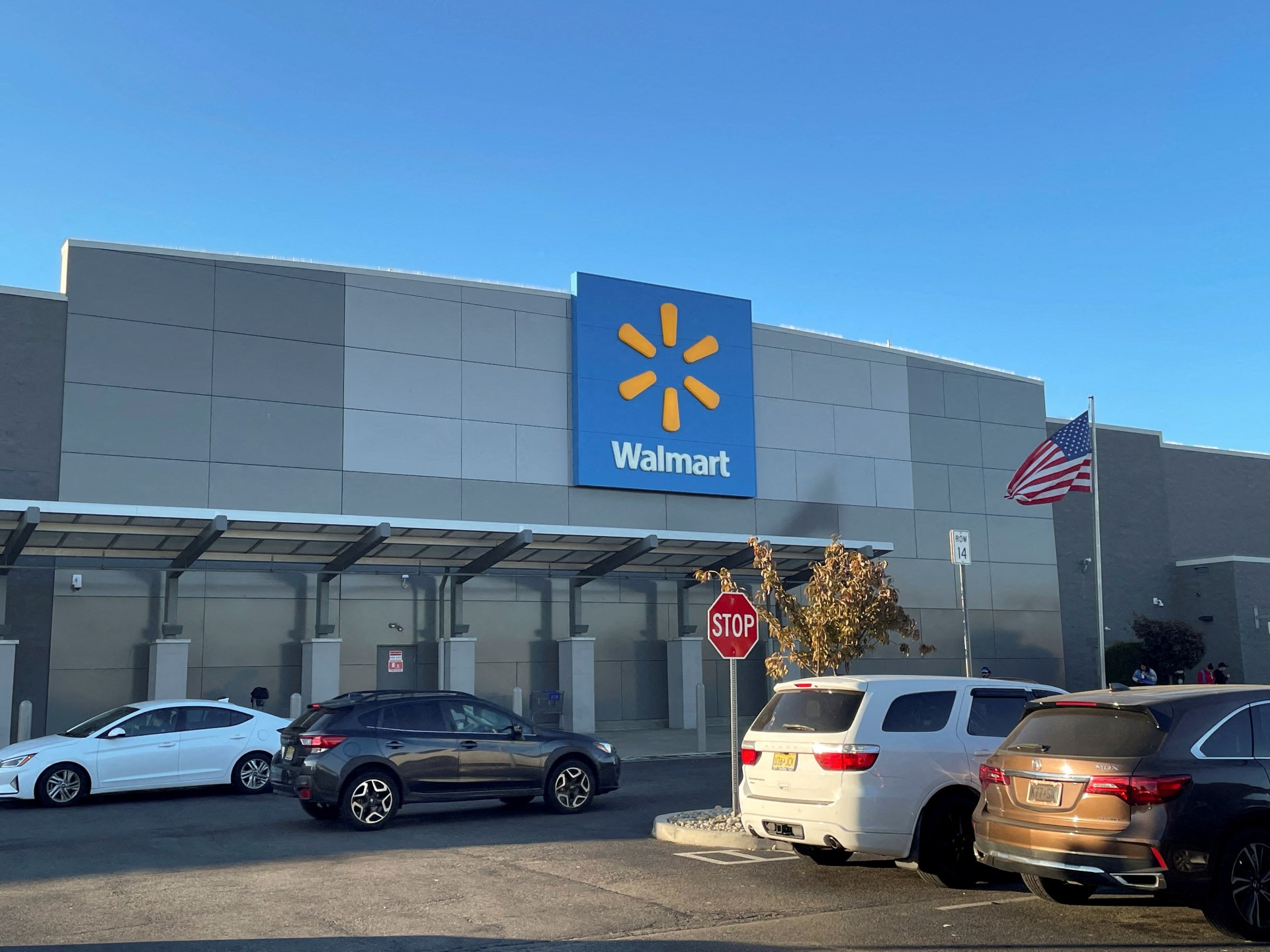 Walmart reports its slowest sales growth in six years