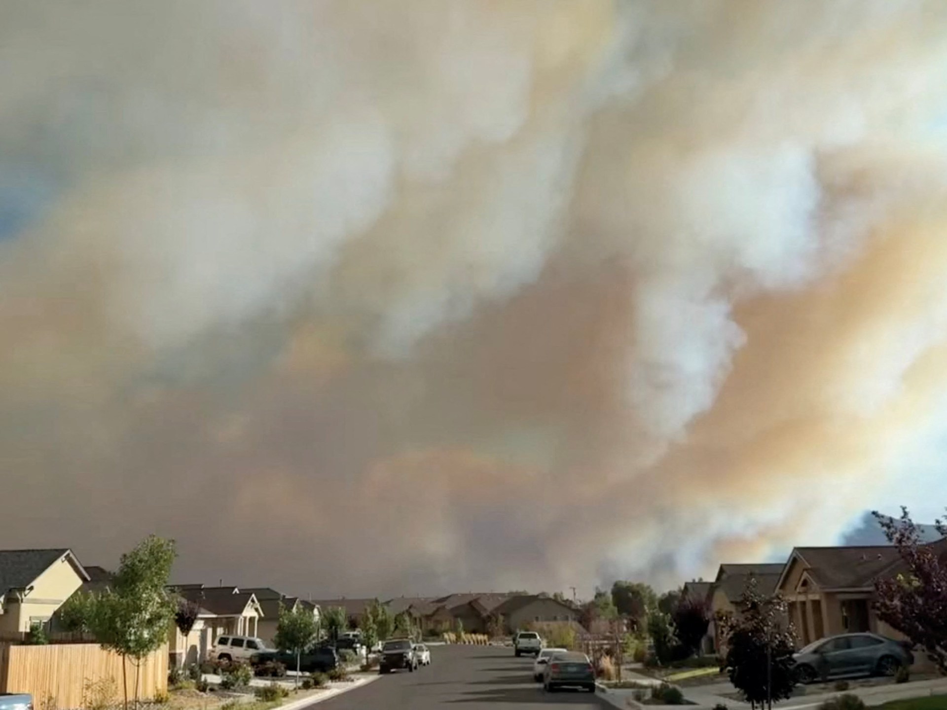 Hawk Fire spreads toward Reno as 42,000 residents evacuate