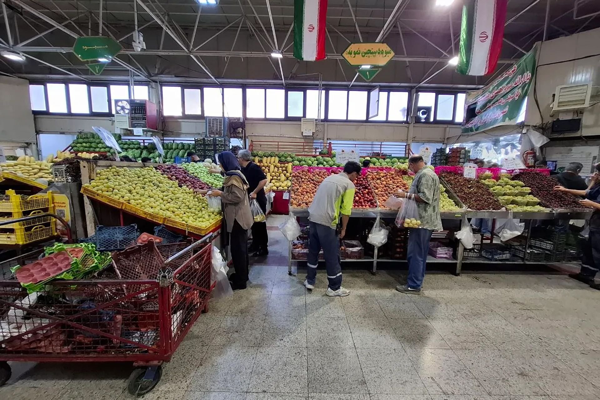 Iranian families struggle as food prices surge during wartime