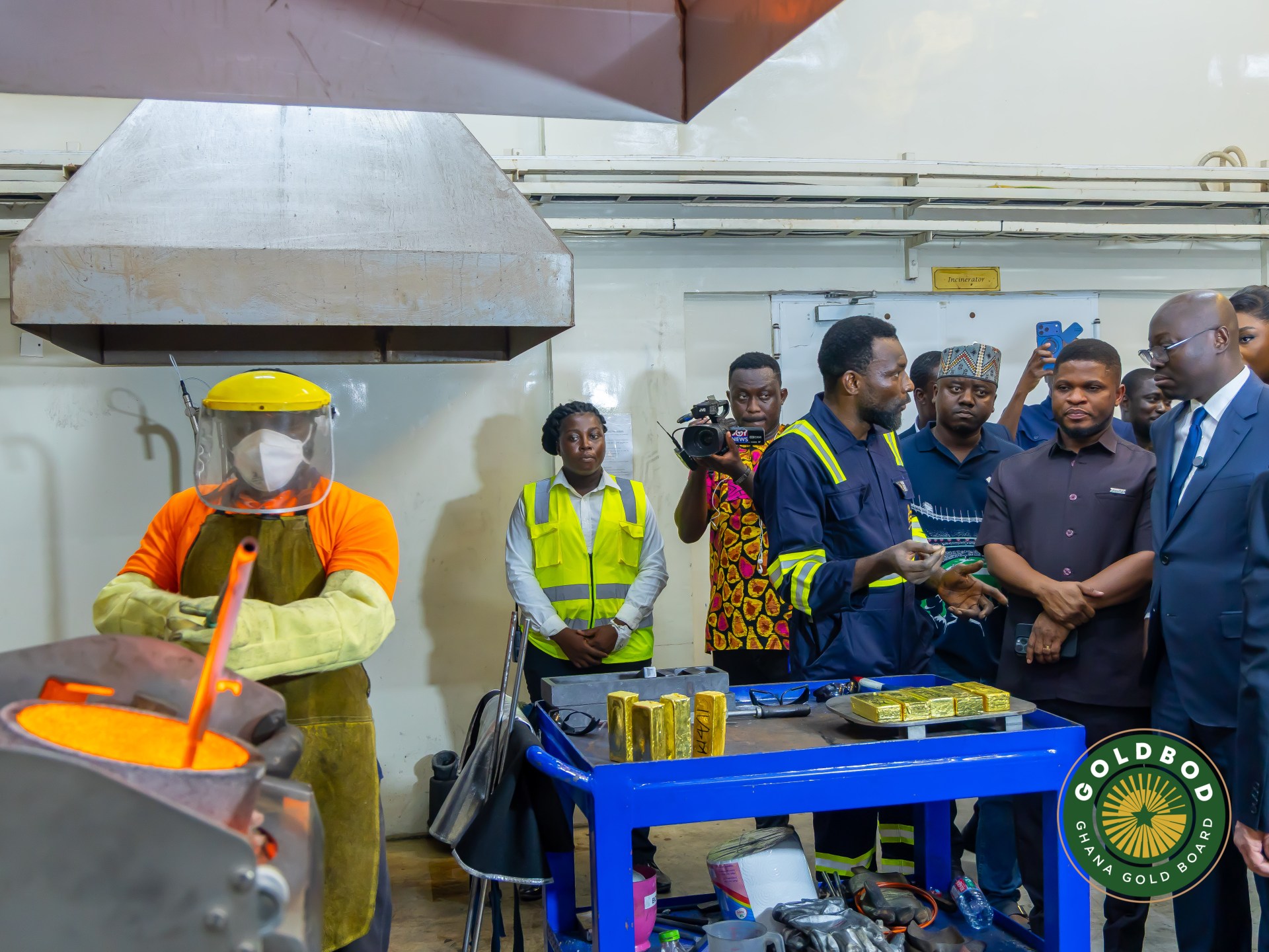 Ghana tightens gold-export rules to retain more value locally