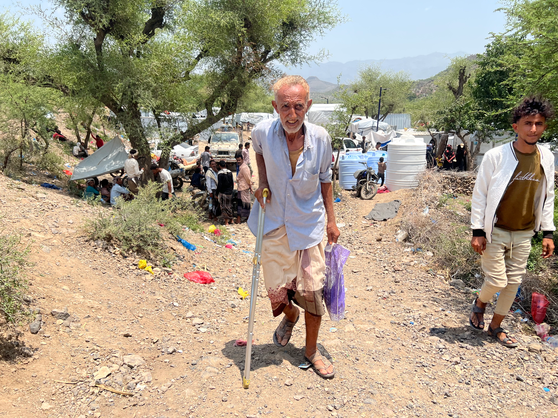 Yemen’s Taiz camps struggle as fighting drives mass displacement