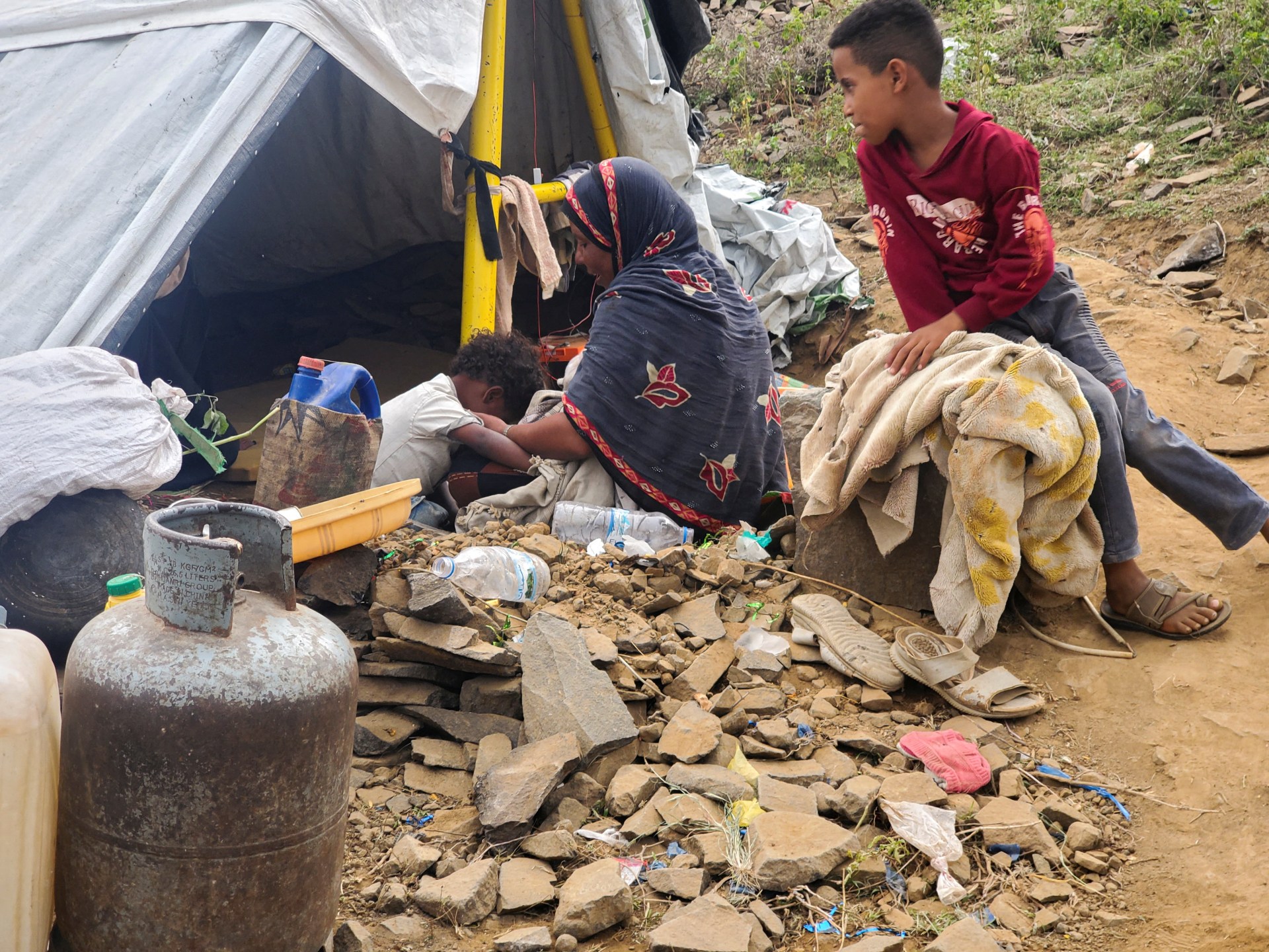 UN warns Yemen fighting is driving mass displacement