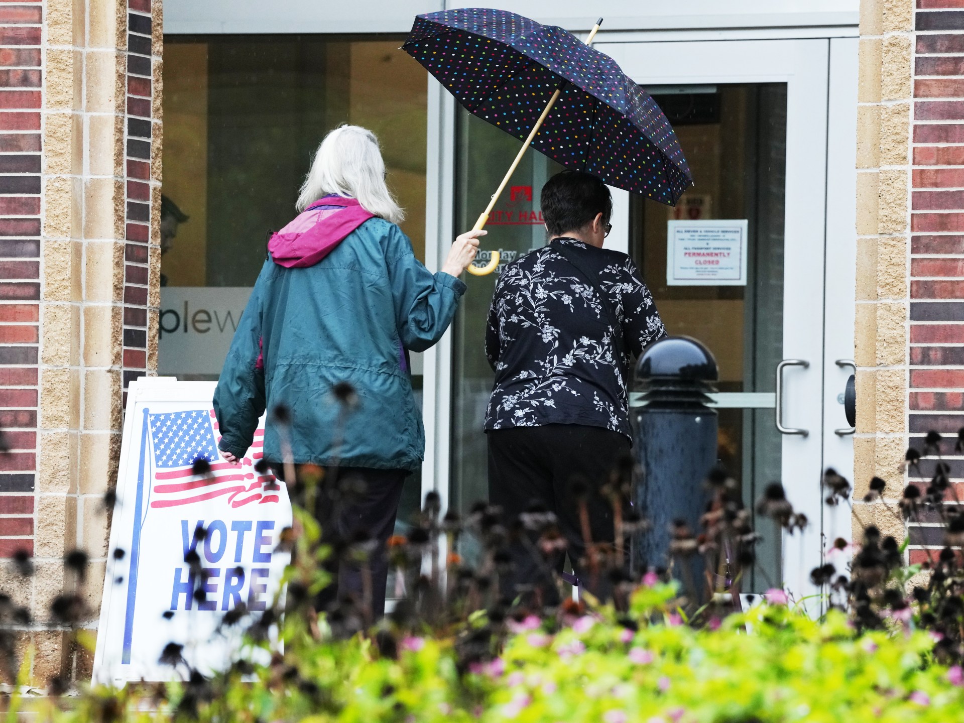 Early in-person voting starts in Virginia as states prepare for 2026 midterms