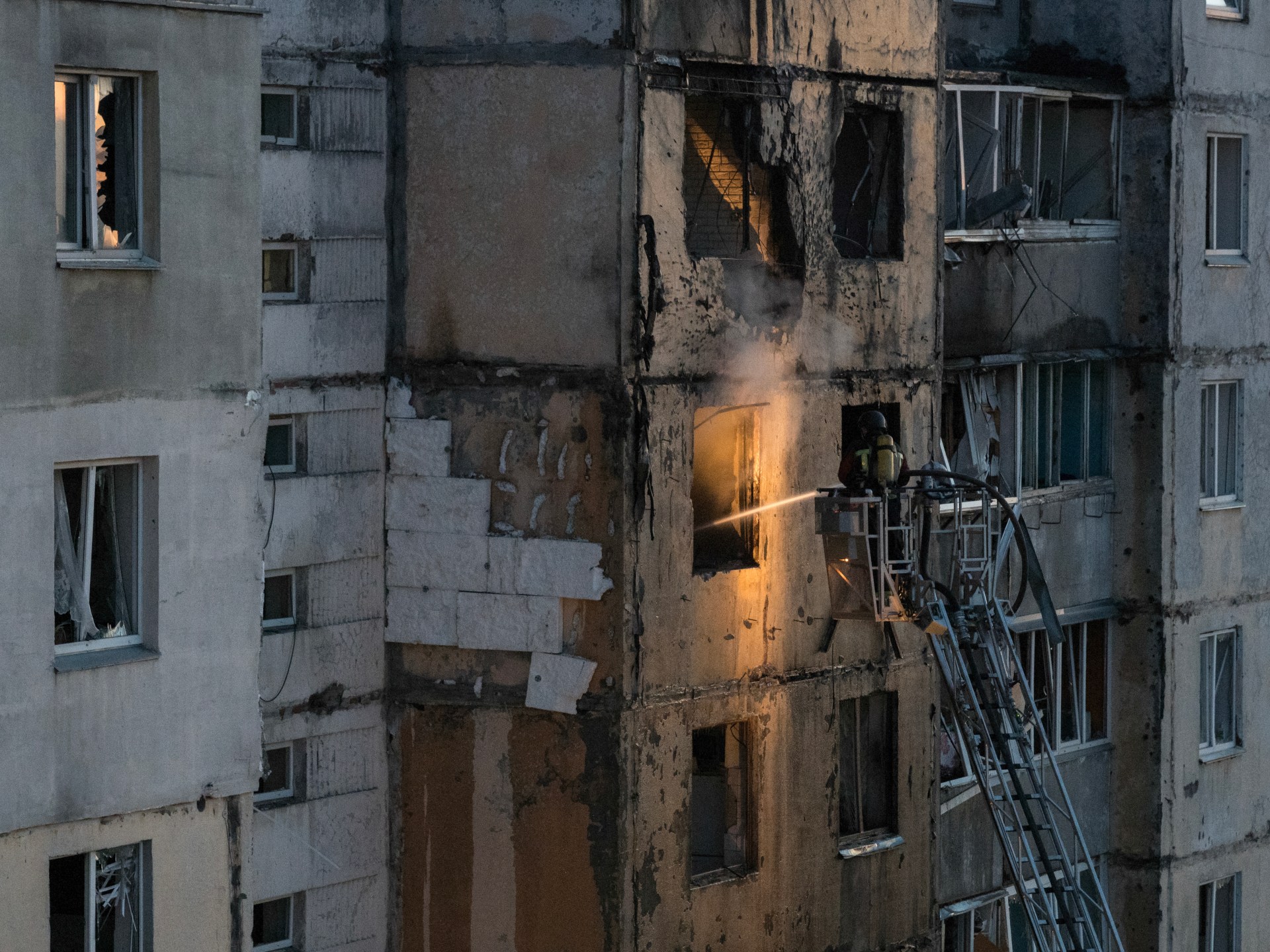 Kyiv reports 10 injured as Zelenskyy anticipates US envoy visit