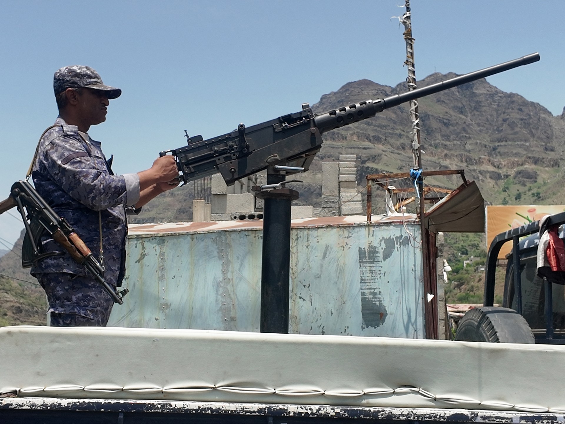 Government forces retake positions in western Taiz amid renewed fighting