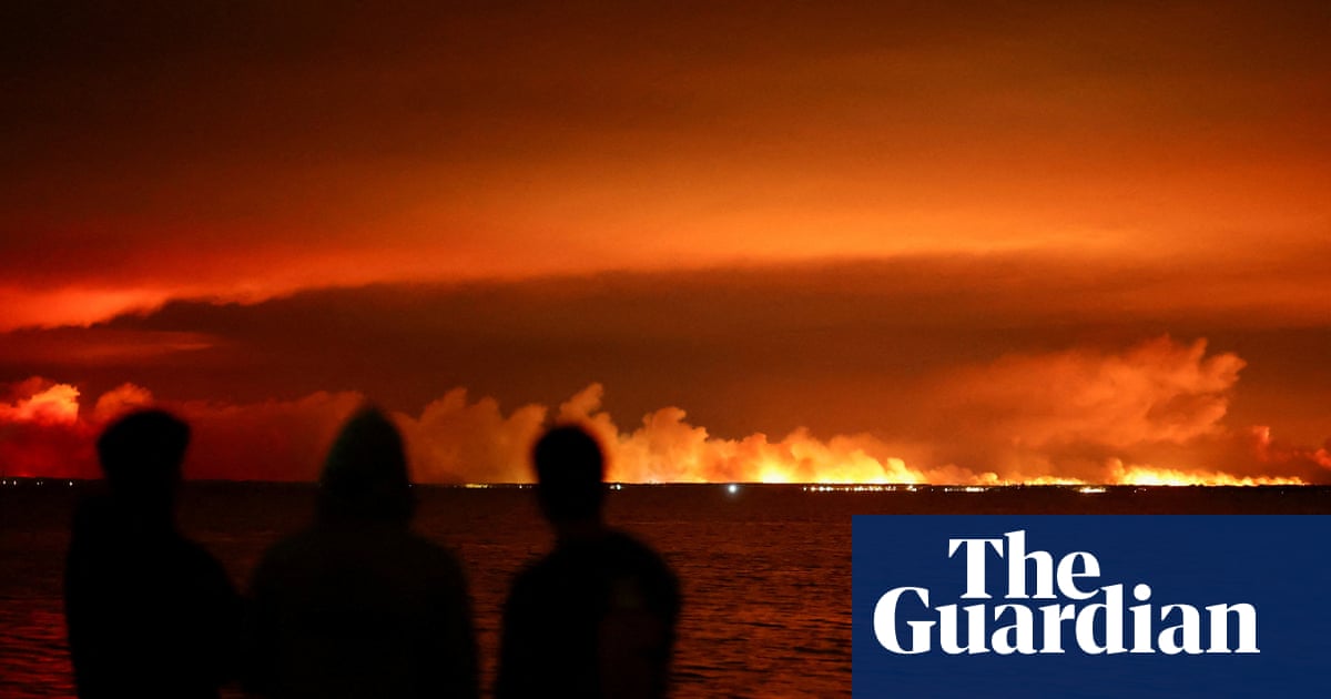 Cap Ferret peninsula in France evacuated as wildfire rapidly expands