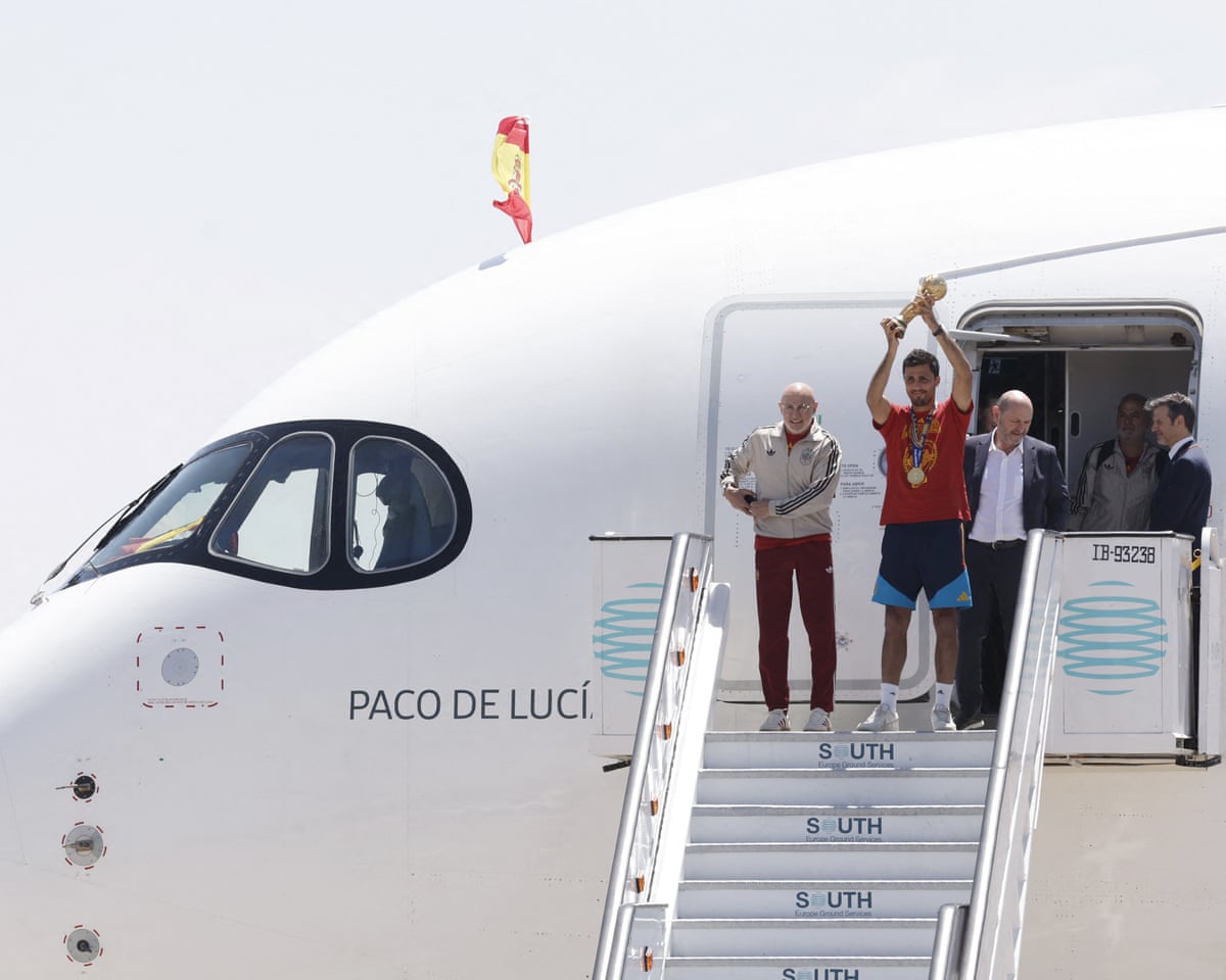 Donald Trump lingers during Spain’s World Cup celebrations at East Rutherford stadium