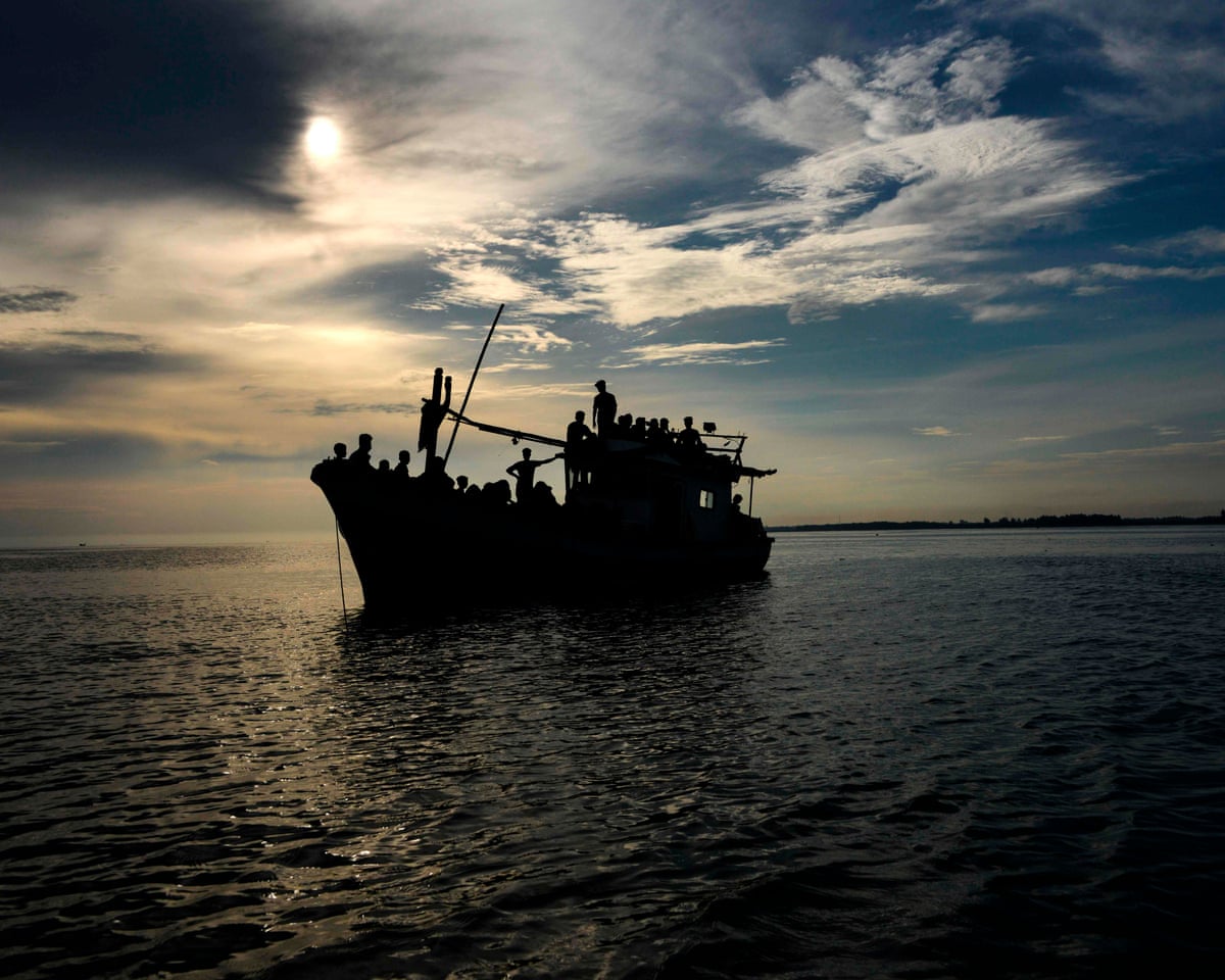 More than 500 Rohingya feared dead after two shipwrecks off Myanmar coast, UN warns