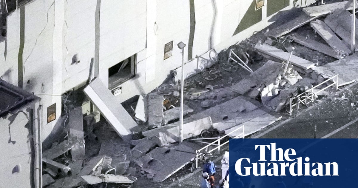 Strong Earthquake Hits Kumamoto Prefecture, Trapping People and Causing Widespread Damage