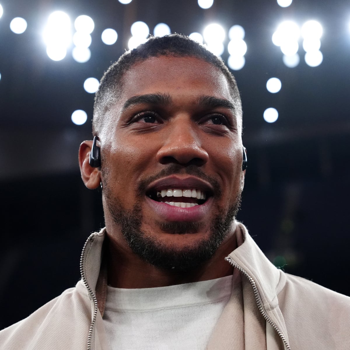 Fury and Joshua edge closer to overdue $100m showdown with low-risk bouts this weekend