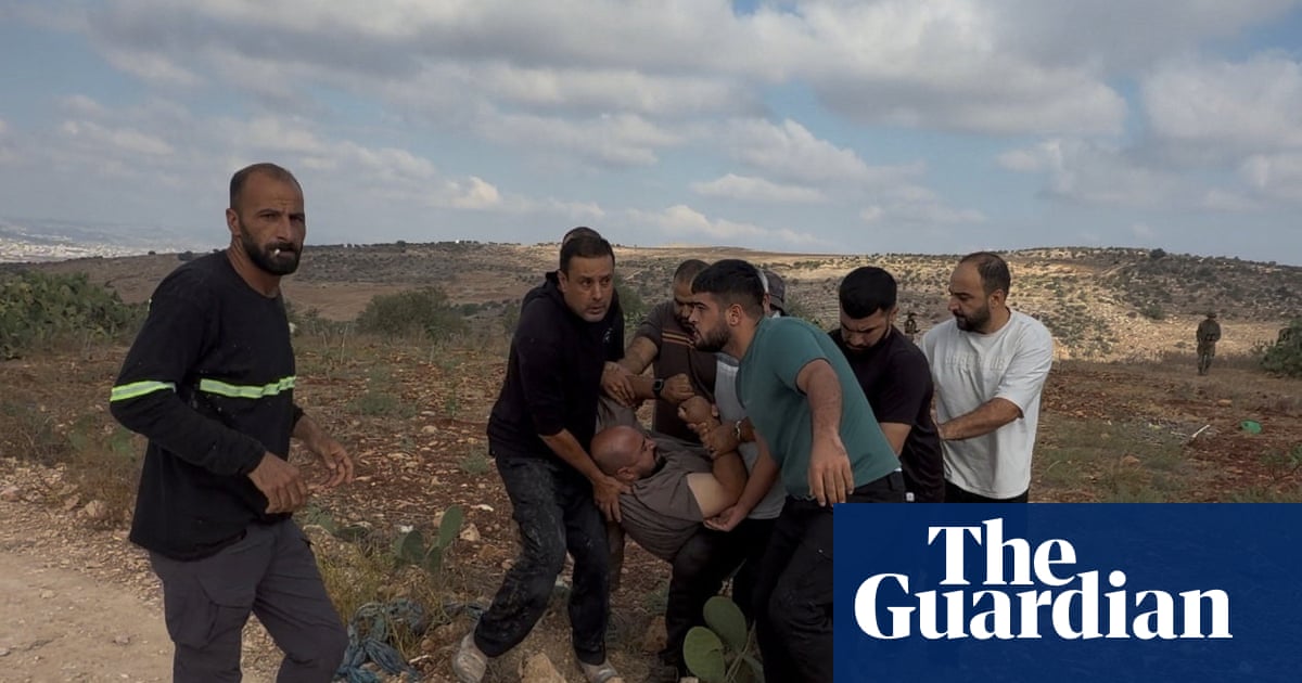 Palestinian man wounded in leg during Faqqua settler confrontation
