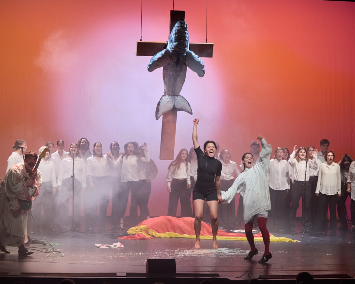 New Satirical Play Uses Timmy the Whale’s Rescue to Explore German Social and Political Themes