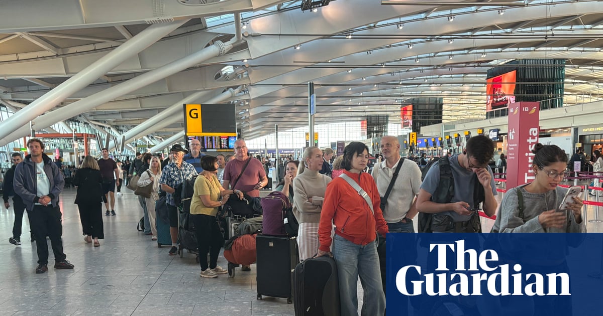 UK air traffic control disruption enters a second day