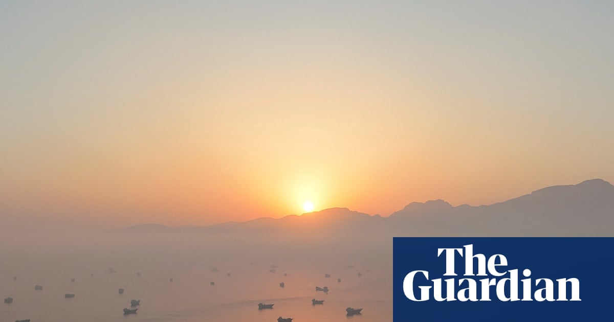 Gulf ship crews face months of danger and uncertainty