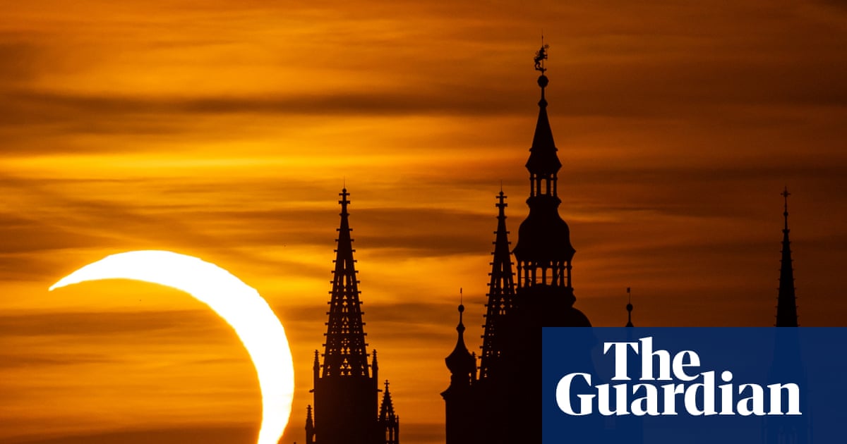 Millions across Europe gather for a dramatic total solar eclipse
